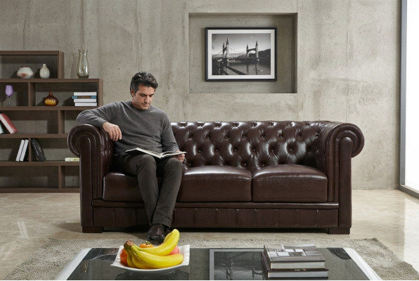 Sofa trzyosobowa Podkładka designerska sofa Nowoczesna trzyosobowa sofa Siedziba Chesterfield brązowa