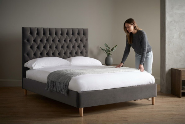 Łóżko Chesterfield Łóżko tapicerowane luksusowe podwójne łóżko designerskie Sypialnia