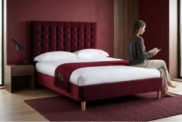 Czerwone Luksusowe Aksamit Włókienniczy Łóżko Double Design Łóżka Chesterfield Classic Nowość