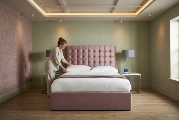 Różowy Designer Chesterfield Podwójne łóżko Designer Sypialnia Łóżko