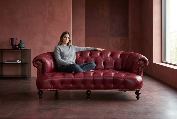 Designerska trzyosobowa kanapa Chesterfield w kolorze różowym, luksusowy design