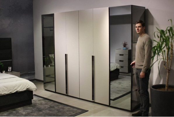 Szafa Designerska Szafa z Lustro Sypialnia Luxury Meble Drewno Nowość