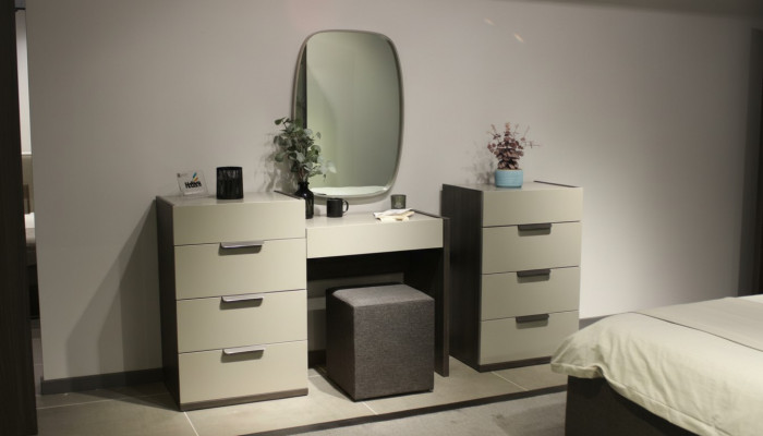 Toaletka z Lustro Make Up Sypialnia Design Meble Drewno 2-częściowa. Nowy