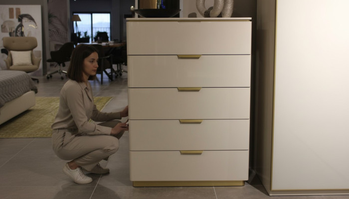 Design Meble Sypialnia Luksusowa Kredens z 4 szufladami Szafka drewniana Drewno Nowe