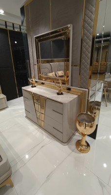 Modern Kredens z Lustro Luxury Moder design Sypialnia Drewno Zestaw 2 sztuki.