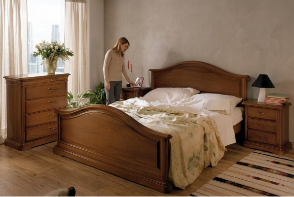 Kup duże Podwójne łóżko w klasycznym, prostym stylu z naturalnego drewna