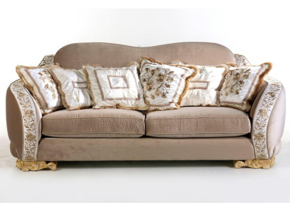 Klasyczna trzyosobowa sofa Chesterfield do stylowych przestrzeni mieszkalnych