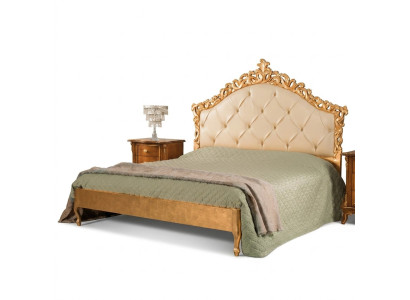 Nowe luksusowe Chesterfield podwójne łóżko z rzeźbionym zagłówkiem
