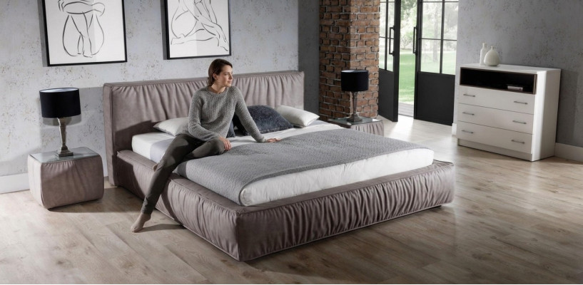 Zestaw Sypialnia Brązowe Łóżko Stolik nocny Elegancki Design Nowoczesne Meble Drewniane 3-częściowy