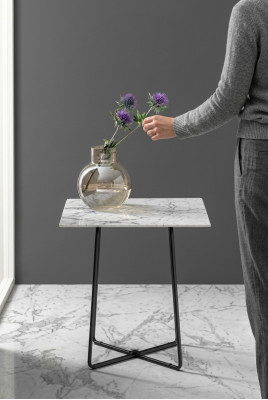 Stolik pomocniczy ze stali nierdzewnej, blat z marmuru, stół kawowy - design stołu salonowego