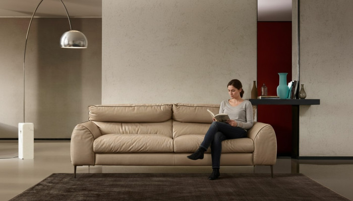 Skórzana sofa do salonu beżowa dwuosobowa sofa designerska Podkładka sofy 2 Siedziba Prianera