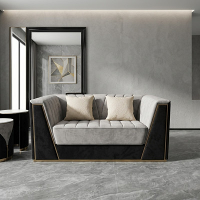 Luksusowa dwuosobowa sofa z miękką tapicerką w salonie