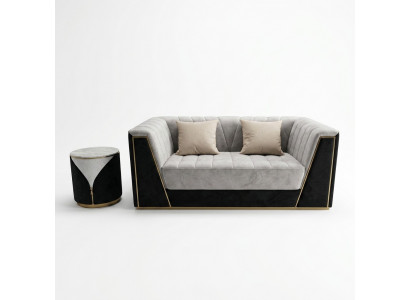 Luksusowa dwuosobowa sofa z miękką tapicerką w salonie