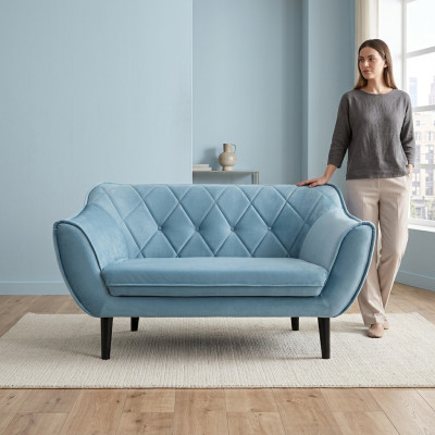 Wygodna, miękka 2-miejscowa sofa do siedzenia z luksusową tapicerką w delikatnym niebieskim kolorze
