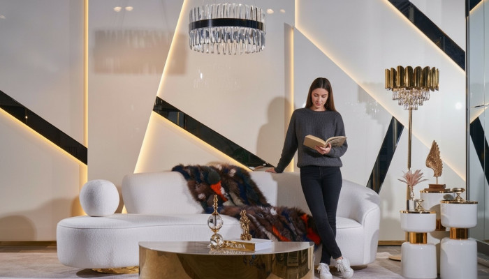 Nowoczesna Sofa Biała Luksusowa Podkładka 3-miejsce do siedzenia Półokrągły stolik kawowy 2-częściowy