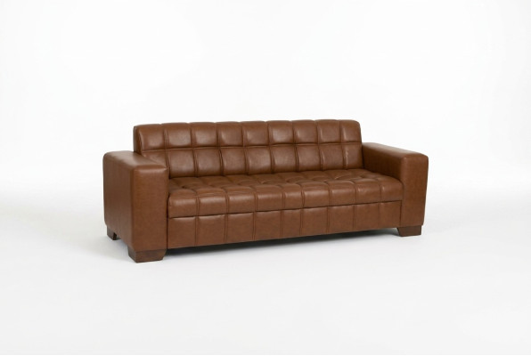 Brązowa, trzyosobowa, luksusowa sofa, meble biurowe, aranżacja biura, projekt biura