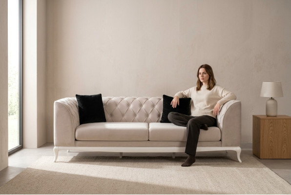 Sofa materiałowa do salonu Trzyosobowa kanapa Chesterfield Sofa 3 miejsce do siedzenia Beżowy materiał