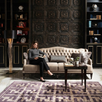 Elegancka trzyosobowa sofa Chesterfield w kolorze szarym - ponadczasowy mebel dla Twojego domu