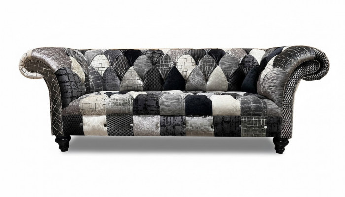 Luksusowa aksamitna sofa z wzorem Chesterfield i kolorową kratką