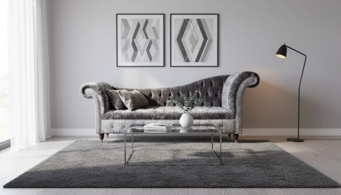 luksusowa, klasyczna sofa w stylu Chesterfield w bogatym srebrnym odcieniu