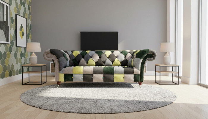 W salonie piękna stylowa sofa Chesterfield z 3 sypialniami