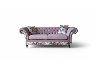 żywa trzyosobowa sofa Chesterfield w delikatny różowy kwiatowy wzór