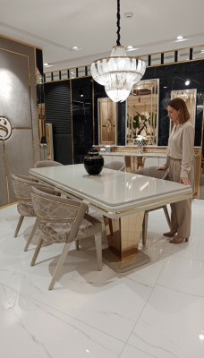 Projektant Stół obiadowy Wyrazisty projekt stołu Elegancki New Modern