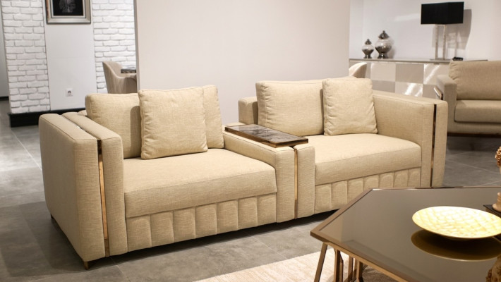 Nowoczesna Sofa do Salonu Dwuosobowa Beżowa Włókienniczy Podkładka Meble Design