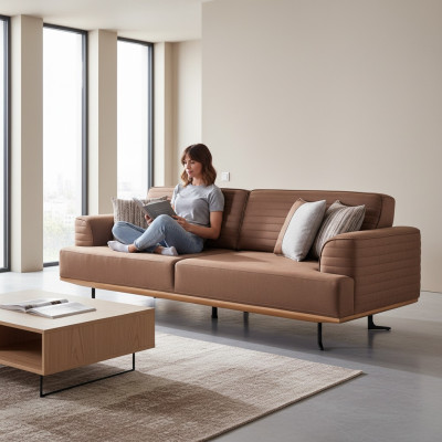 Elegancka brązowa sofa trzyosobowa z nowoczesnym designem do salonu