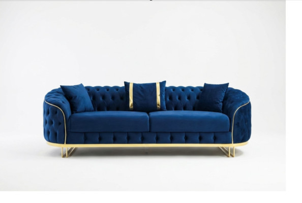 Niebieska sofa Chesterfield, projektant salonu, trzyosobowa, meble ze stali nierdzewnej.
