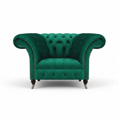 Luksusowe fotele Chesterfield do salonu z tkaninowymi meblami tapicerowanymi.