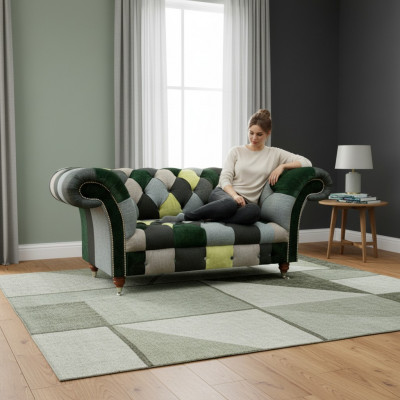 Wielokolorowa nowoczesna kanapa dwuosobowa z tkaniny w stylu Chesterfield do salonu.