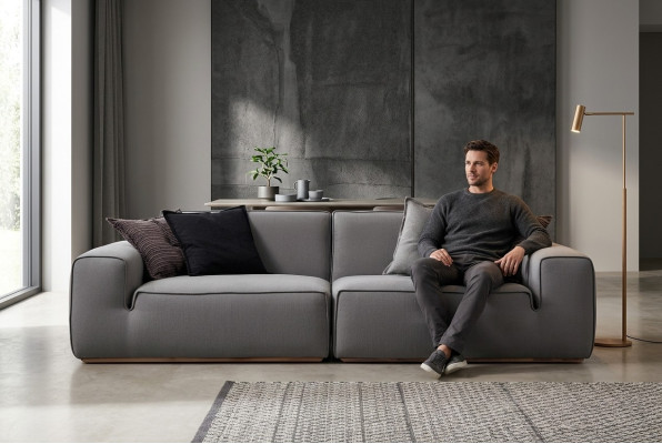 Piękna, nowoczesna, wygodna i komfortowa sofa