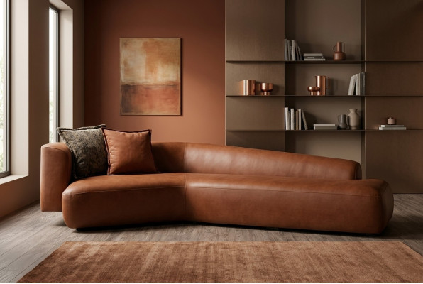 Sofa do wnętrz z miękkim punktem przyciągającym