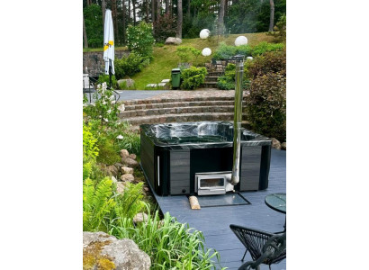 Badefass Whirlpool Gartenpool aus Thermoholz mit externem Holzofen