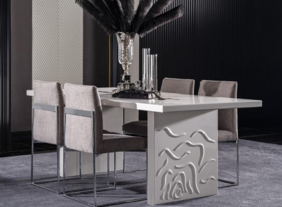 Weißer Esstisch aus Holz modern und stilvoll